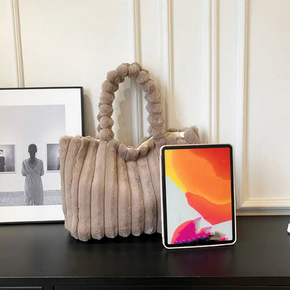 Velvra | Den blødeste taske til vinterens hyggestil